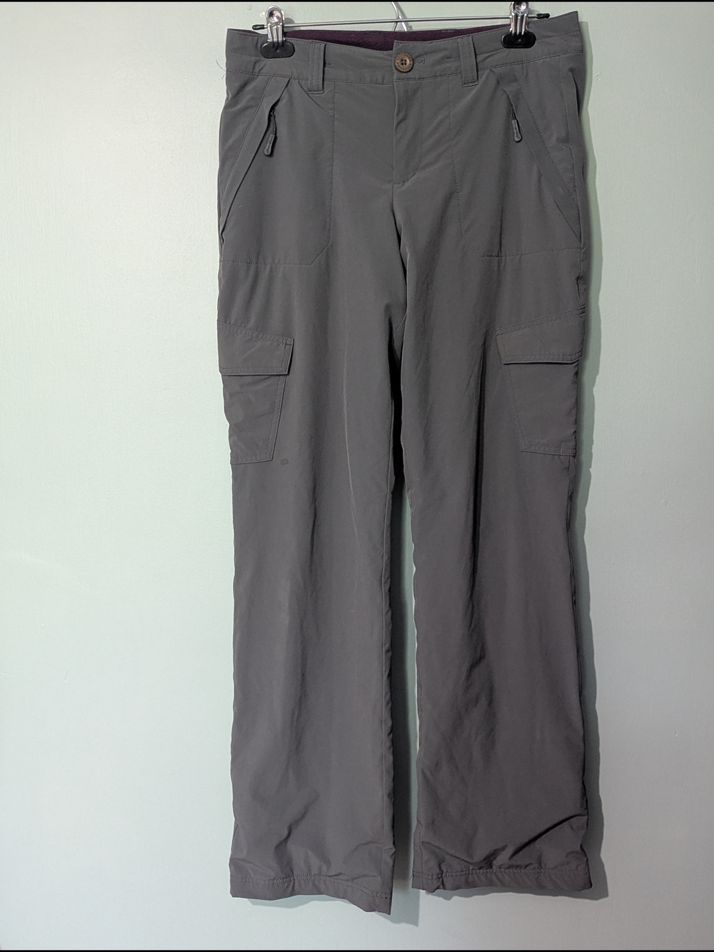 Eddie Bauer Women’s Fleece Lined Gray Utility Cargo Pants Y2K Practicality
